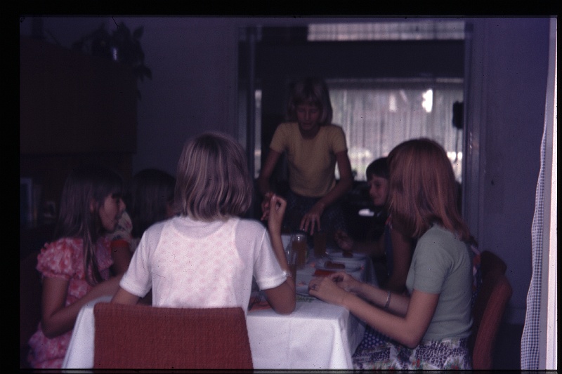 19.Delft aug 1975 Jeanette,Yvonne,Hester,Brigitte,Marion,Anne.JPG